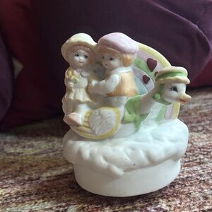 Vintage music windup minor flaws